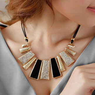 New Vintage Jewelry Gold Plated Alloy Crystal Necklaces & Pendants